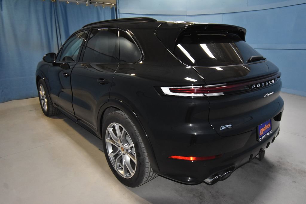 Certified 2025 Porsche Cayenne image 4