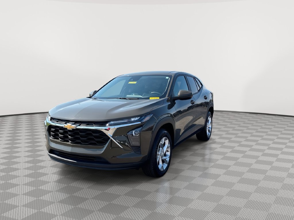 Used 2024 Chevrolet Trax LS w/ LS Convenience Package FWD image 5