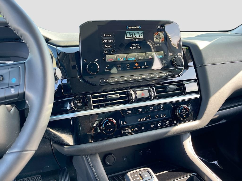 Used 2025 Nissan Pathfinder SL image 15