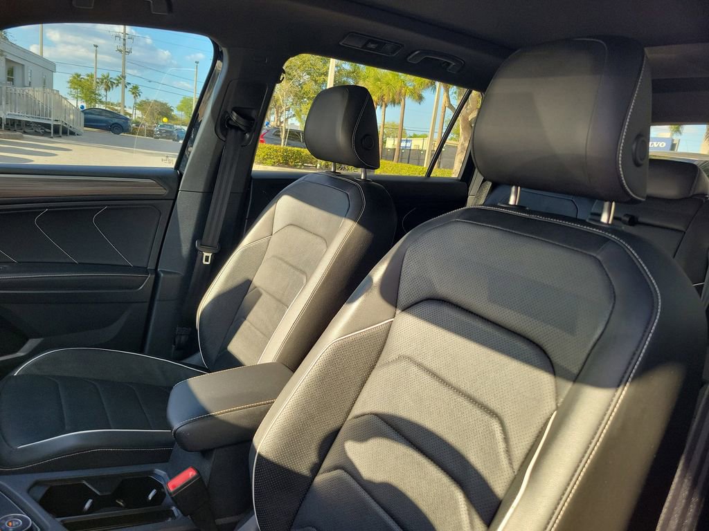 Used 2023 Volkswagen Tiguan SEL R-Line image 22
