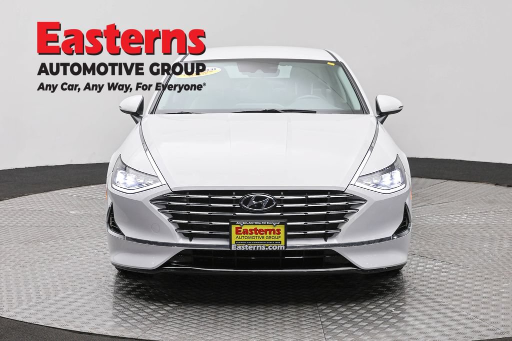 Used 2023 Hyundai Sonata SEL FWD image 2