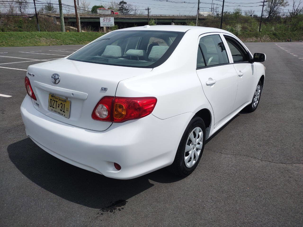 Used 2009 Toyota Corolla LE FWD image 6