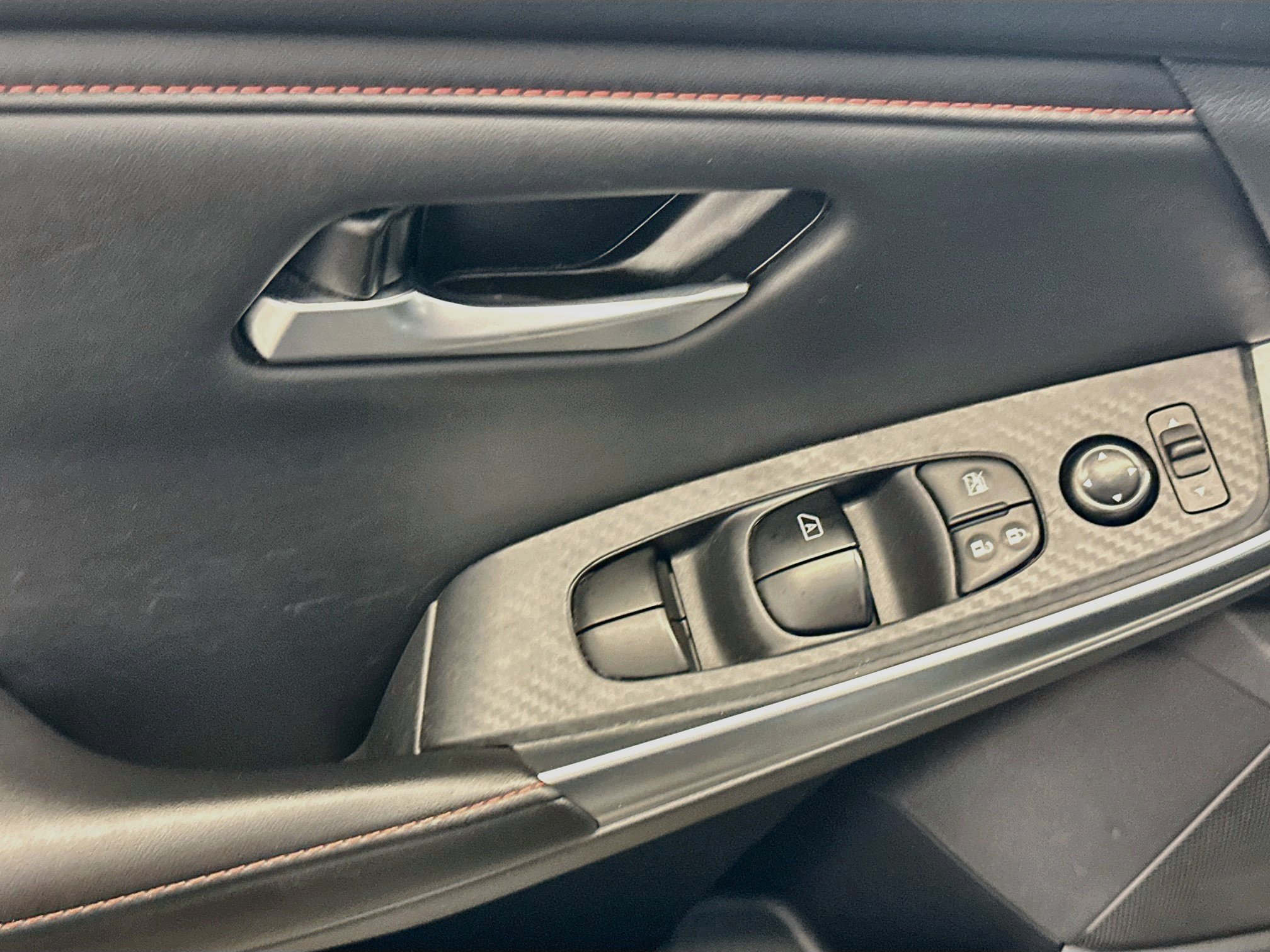 Used 2025 Nissan Sentra SR FWD image 15