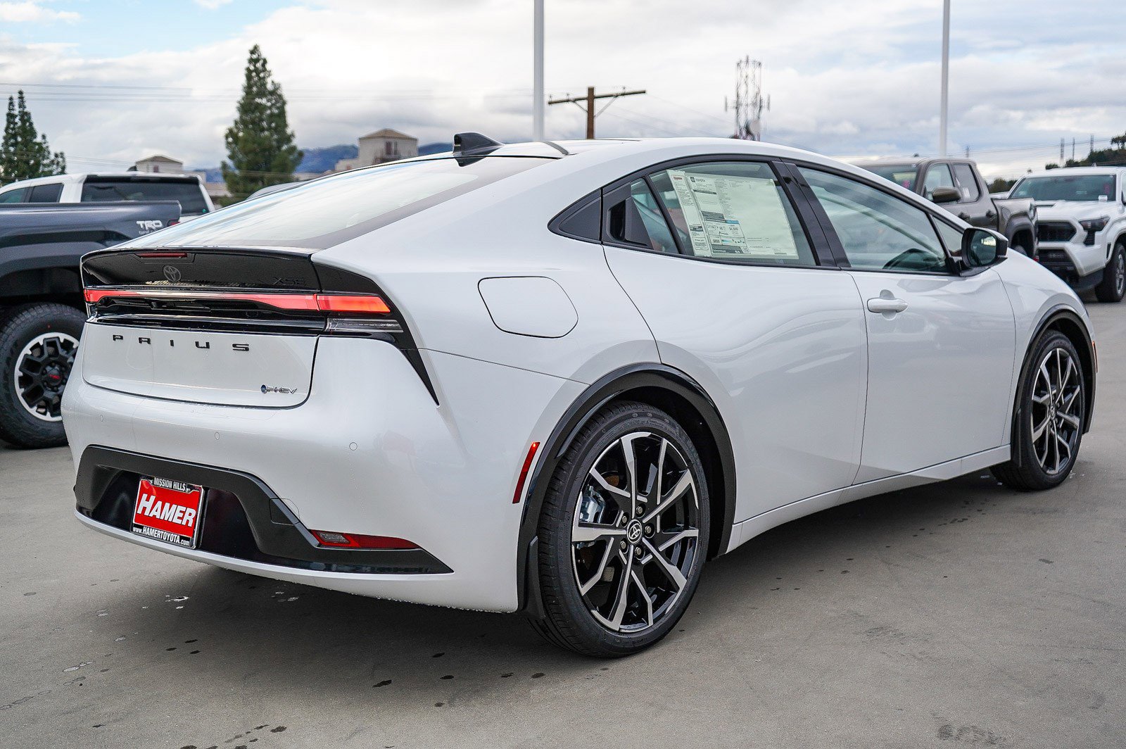 New 2026 Toyota Prius Plug-In Hybrid FWD image 9