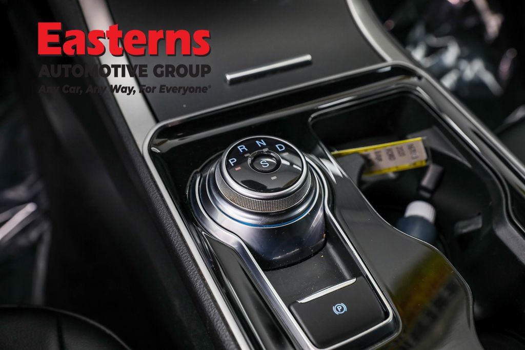 Used 2020 Ford Edge SEL image 13