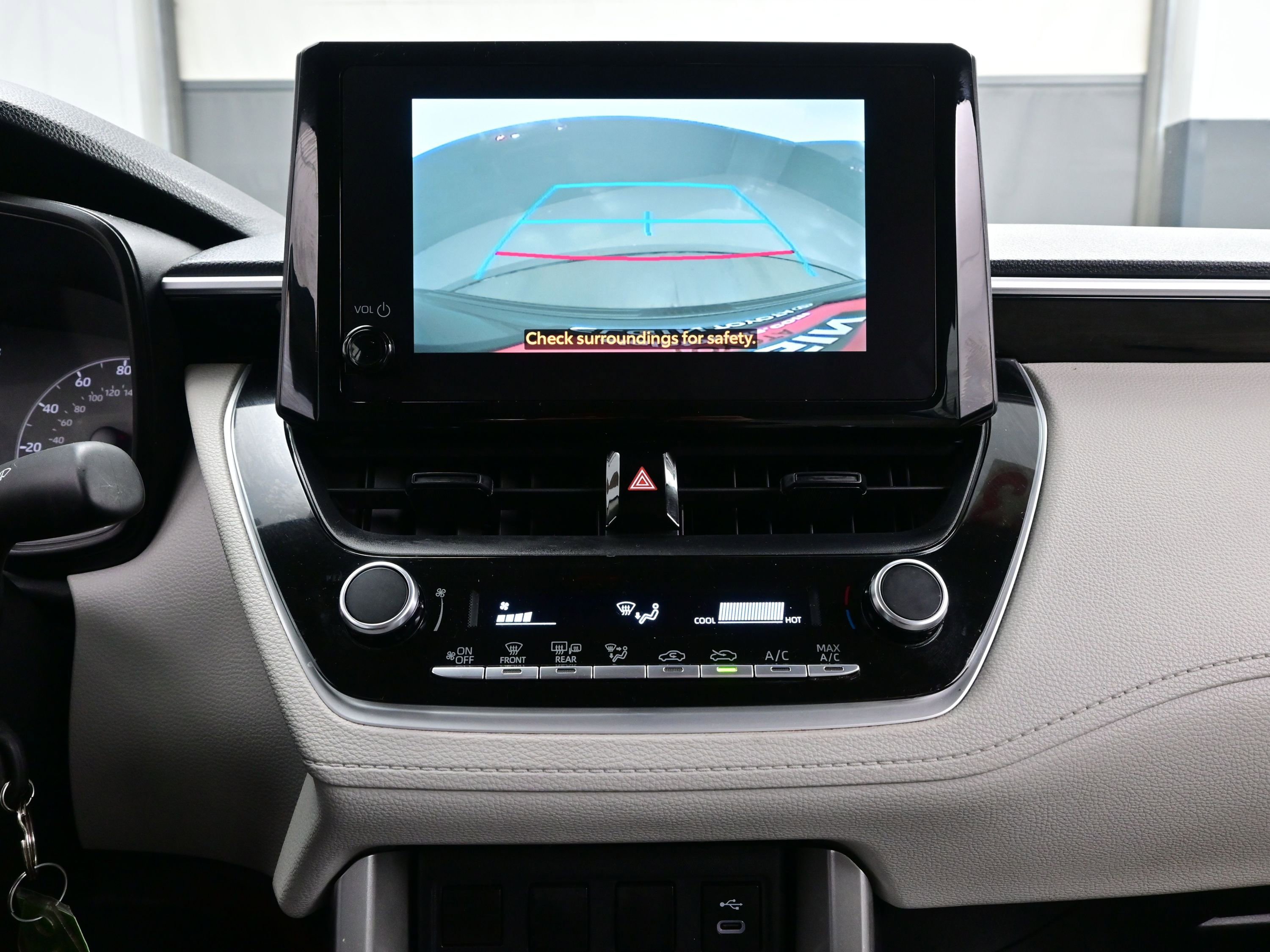 Used 2023 Toyota Corolla Cross L image 17