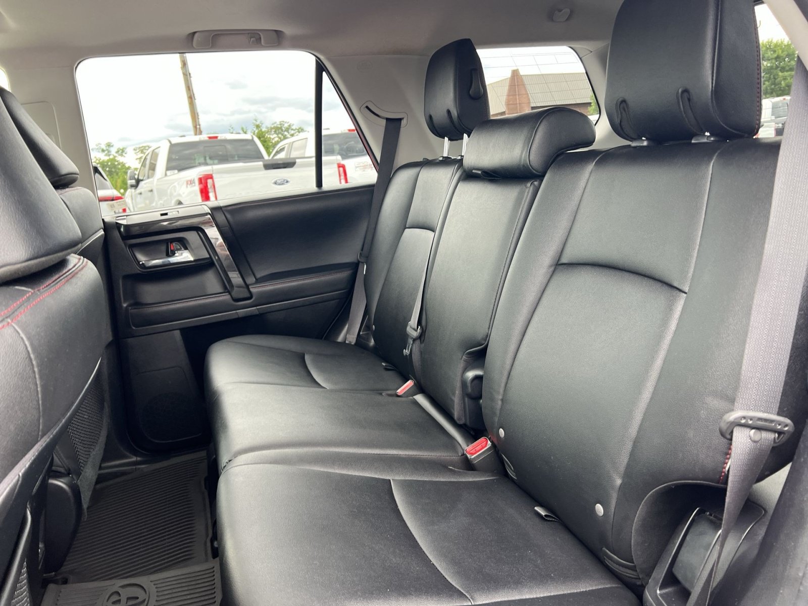 Used 2020 Toyota 4Runner Venture w/ Moonroof Package AWD/4WD image 25