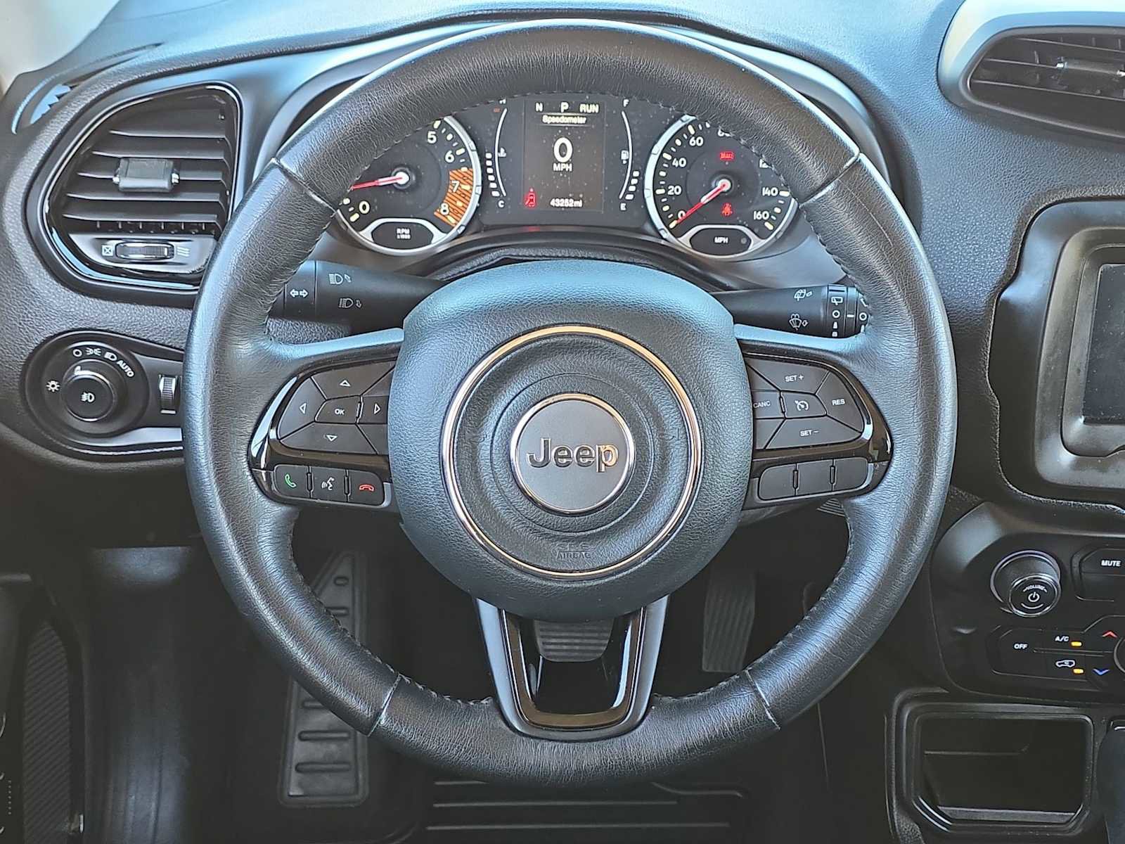 Used 2020 Jeep Renegade Altitude FWD image 19