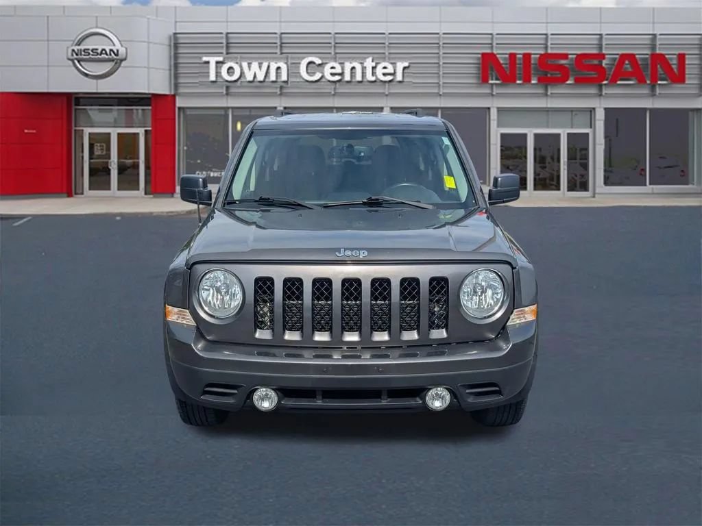 Used 2016 Jeep Patriot Latitude FWD image 2