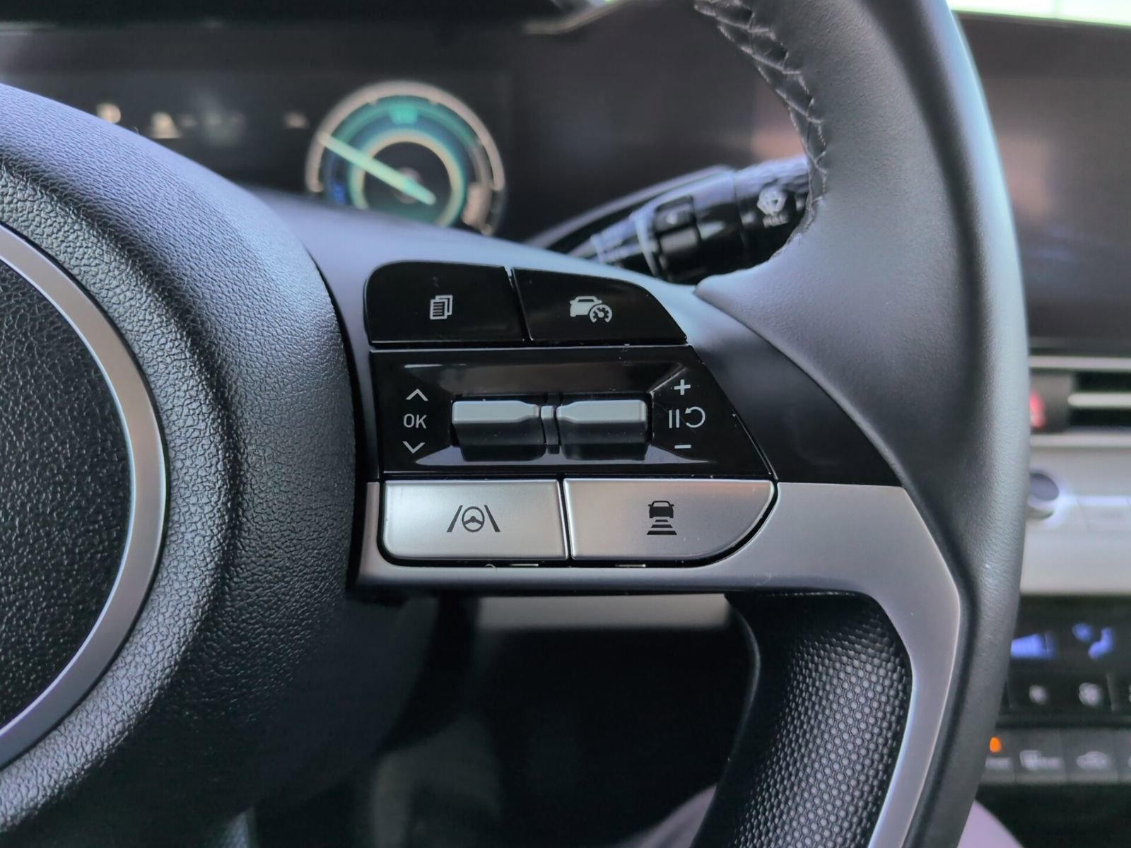 Used 2025 Hyundai Elantra Limited image 21