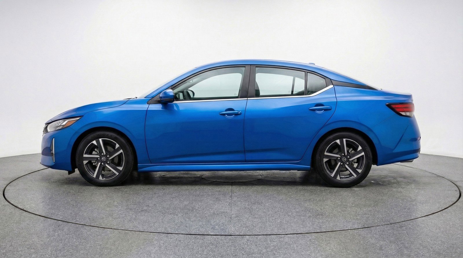 Used 2025 Nissan Sentra SV FWD image 5