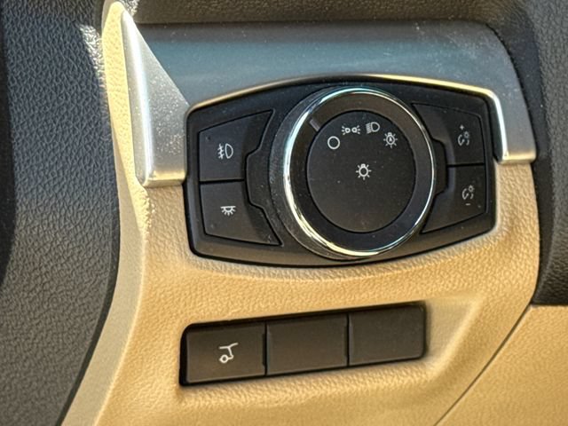 Used 2016 Ford Explorer XLT w/ Equipment Group 202A FWD image 24