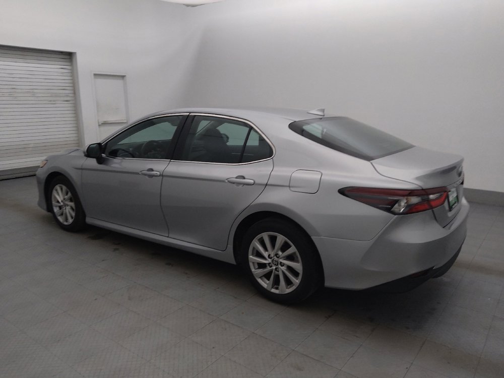Used 2021 Toyota Camry LE FWD image 3