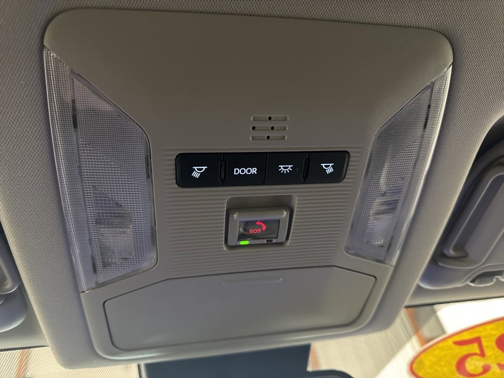 Used 2025 Toyota RAV4 XLE image 18