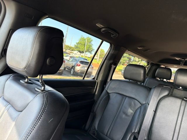 Used 2024 Jeep Wagoneer L Series II w/ Flexible Seating Group RWD image 16