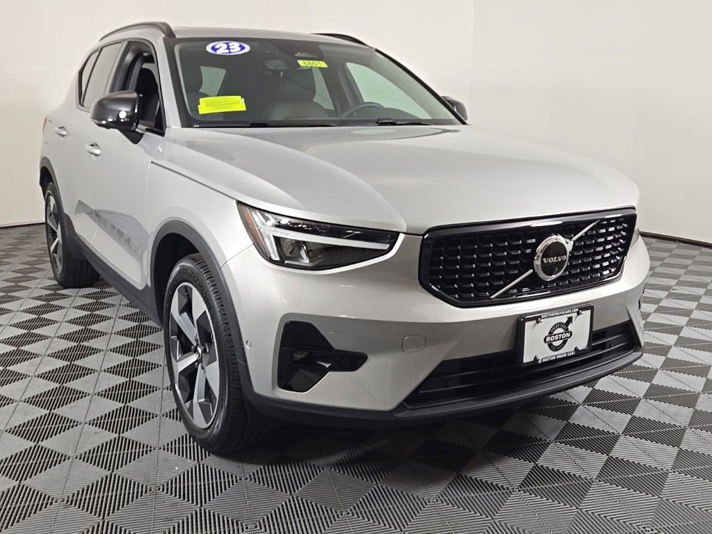 Certified 2023 Volvo XC40 B5 Plus w/ Driver Assist Package image 2