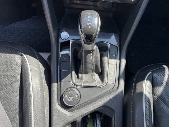 Used 2022 Volkswagen Tiguan SEL R-Line AWD/4WD image 22
