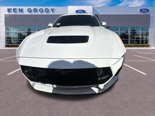 Used 2025 Ford Mustang GT RWD image 3