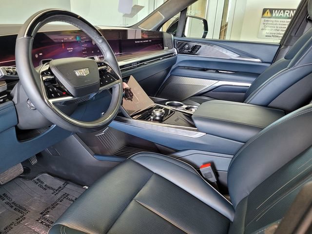 Certified 2025 Cadillac Escalade IQ Luxury 2 w/ LPO, Premium Carpet Package AWD/4WD image 10