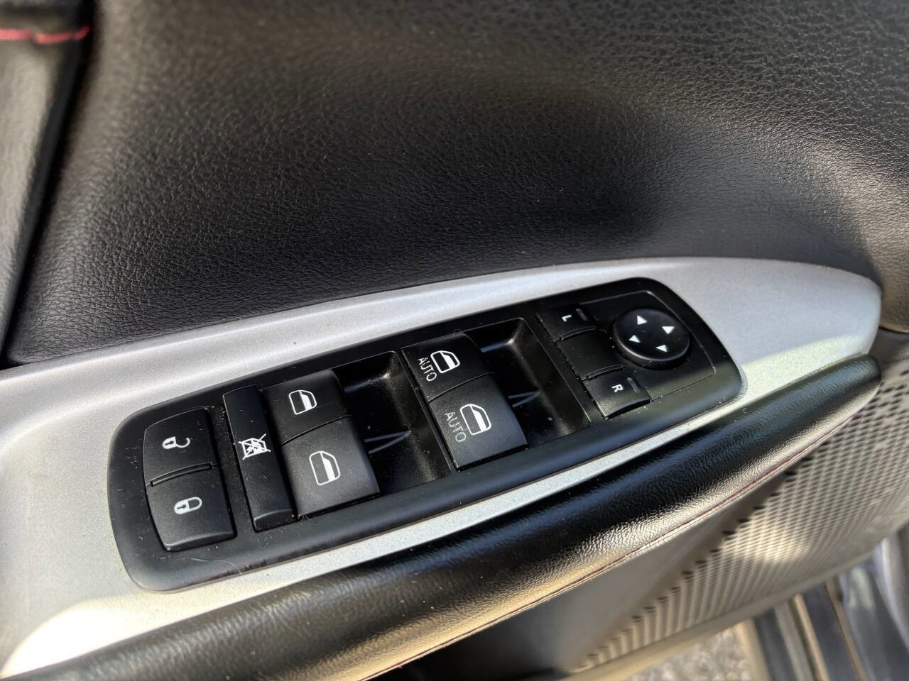Used 2015 Dodge Journey R/T w/ Flexible Seating Group FWD image 27