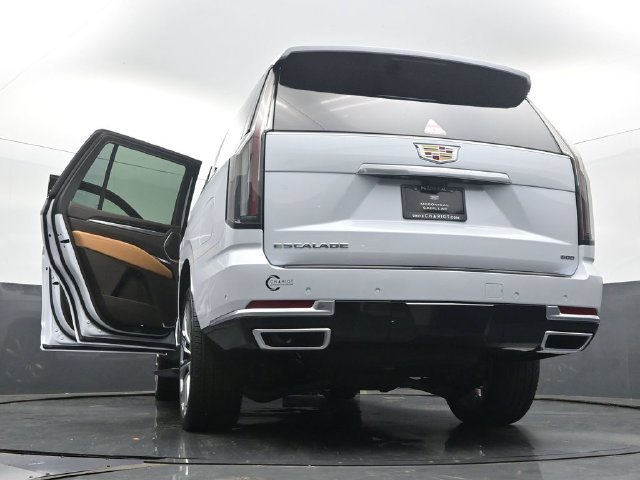 New 2026 Cadillac Escalade Luxury w/ Touring Package AWD/4WD image 58