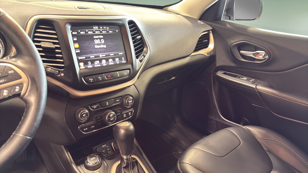 Used 2014 Jeep Cherokee Limited w/ Technology Group AWD/4WD image 23