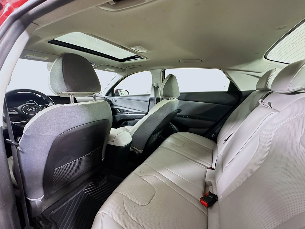 Used 2022 Hyundai Elantra Limited w/ Winter Weather Package FWD image 13