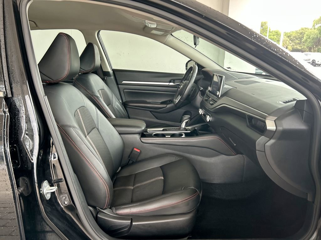 Used 2024 Nissan Altima 2.5 SR FWD image 29