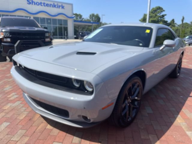 Used 2022 Dodge Challenger SXT w/ Driver Convenience Group RWD video 1