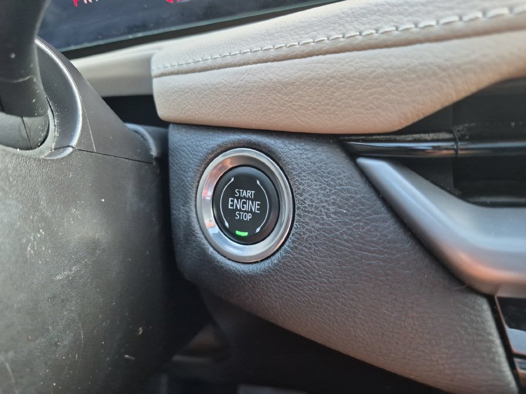 Certified 2024 Cadillac XT4 Luxury FWD image 25