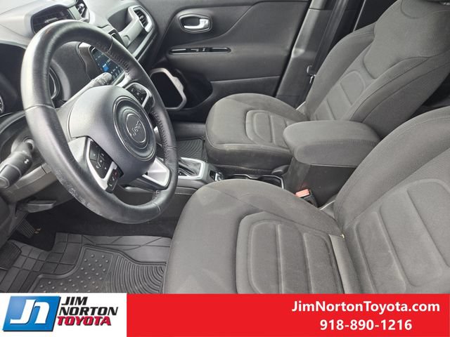 Used 2021 Jeep Renegade Latitude w/ Convenience Group AWD/4WD image 16