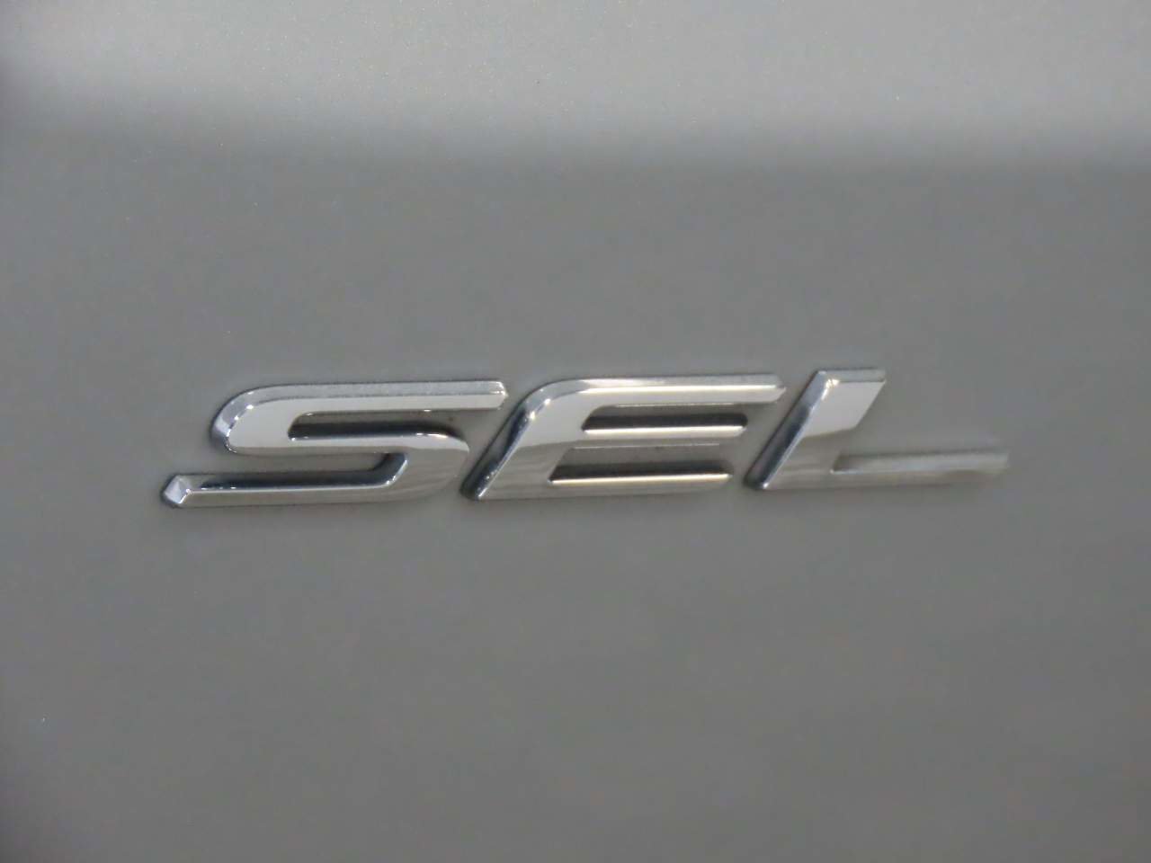 Used 2024 Ford Edge SEL image 17