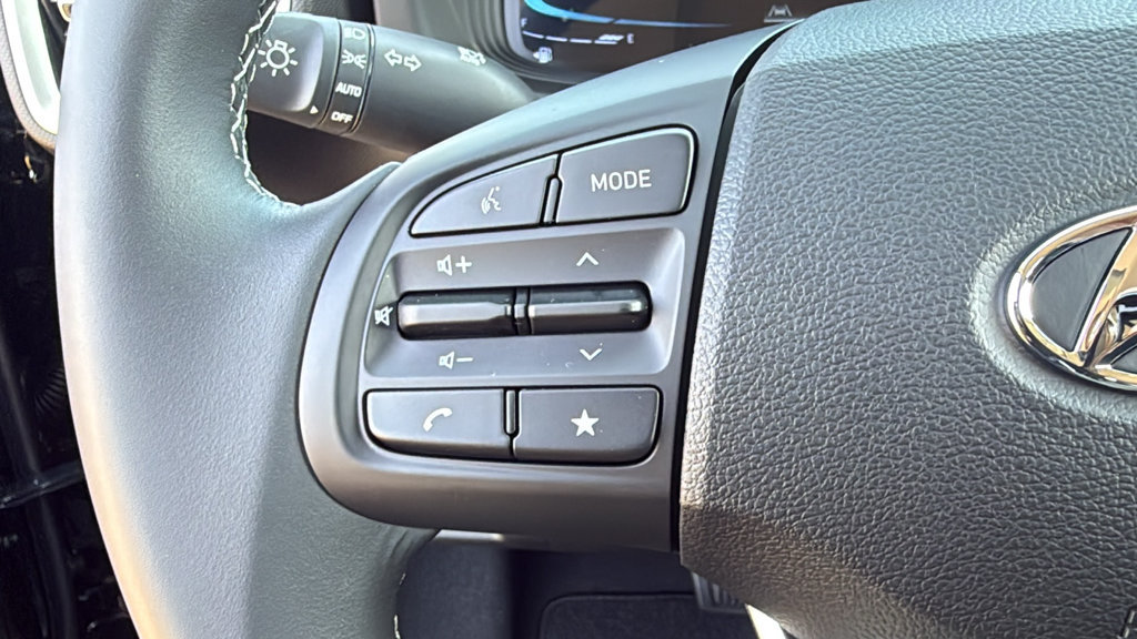 New 2026 Hyundai Venue SEL FWD image 21