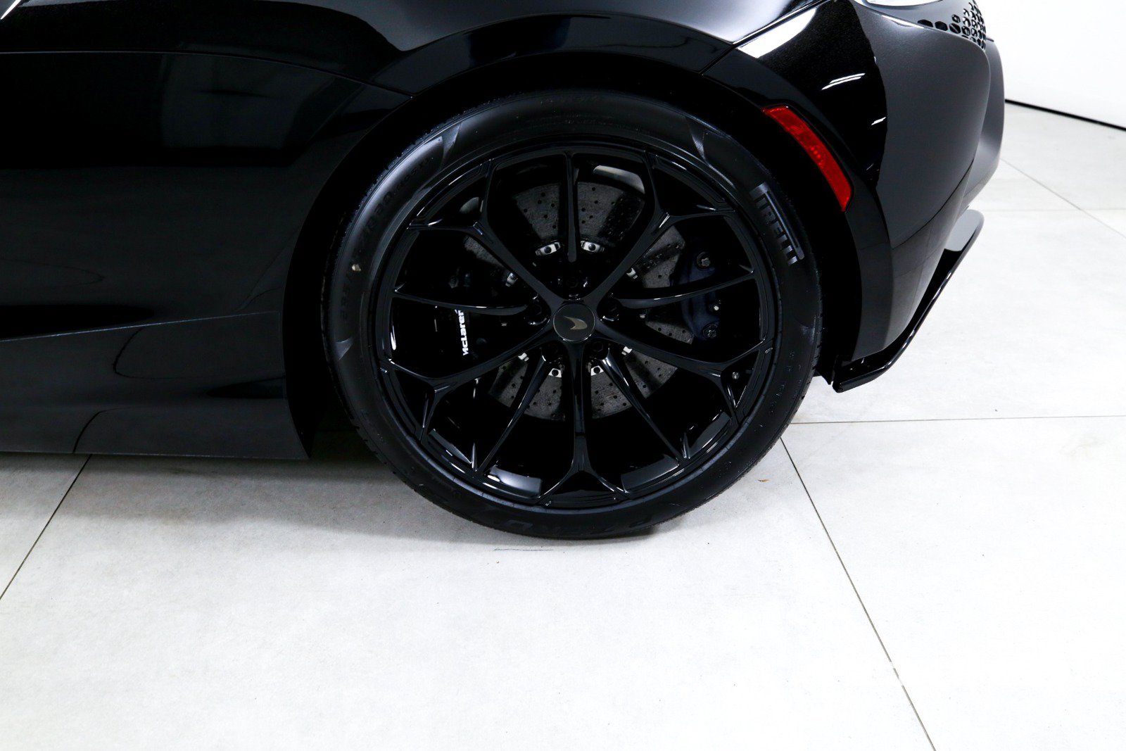 New 2026 McLaren Artura Spider RWD image 30