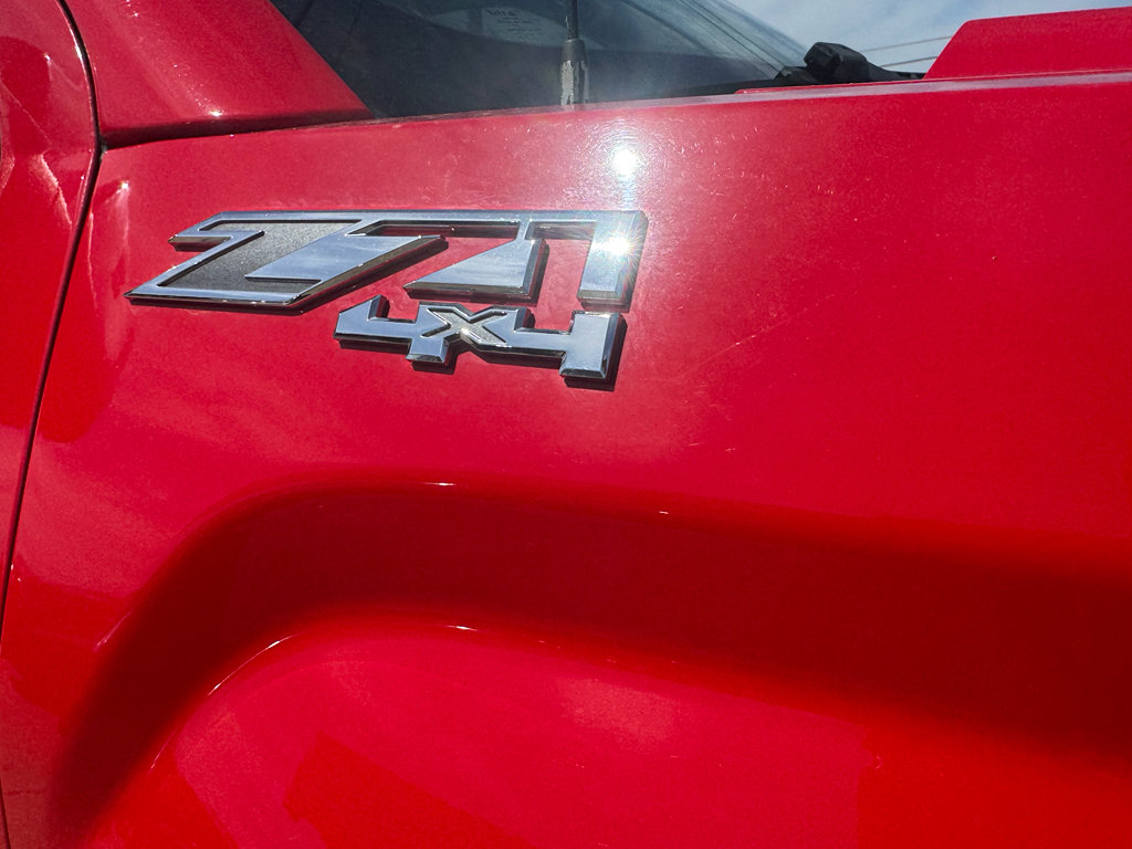 Used 2017 GMC Sierra 1500 SLT w/ SLT Premium Package AWD/4WD image 11