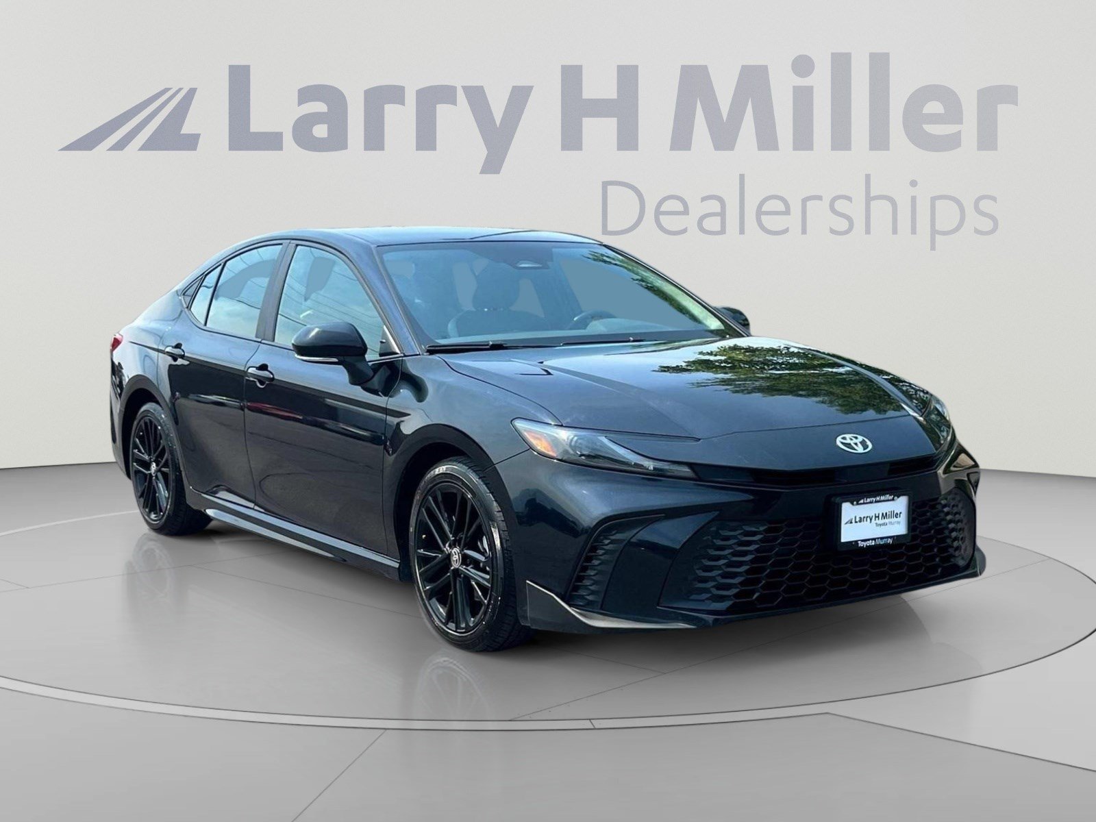 Used 2025 Toyota Camry SE FWD image 8