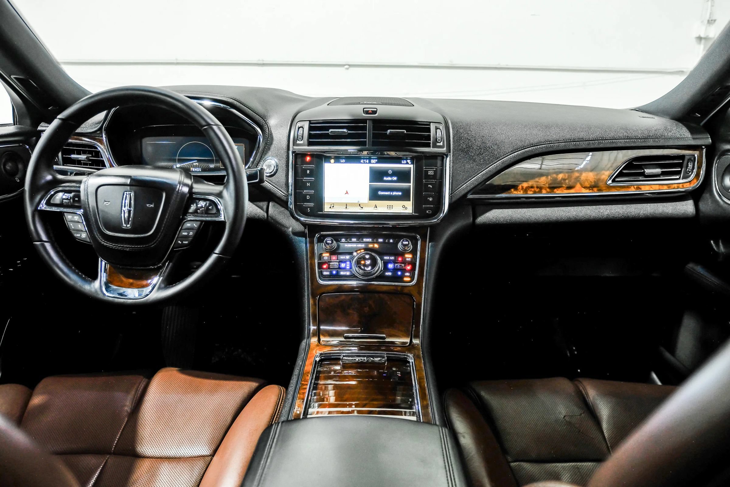 Used 2018 Lincoln Continental Reserve FWD image 18
