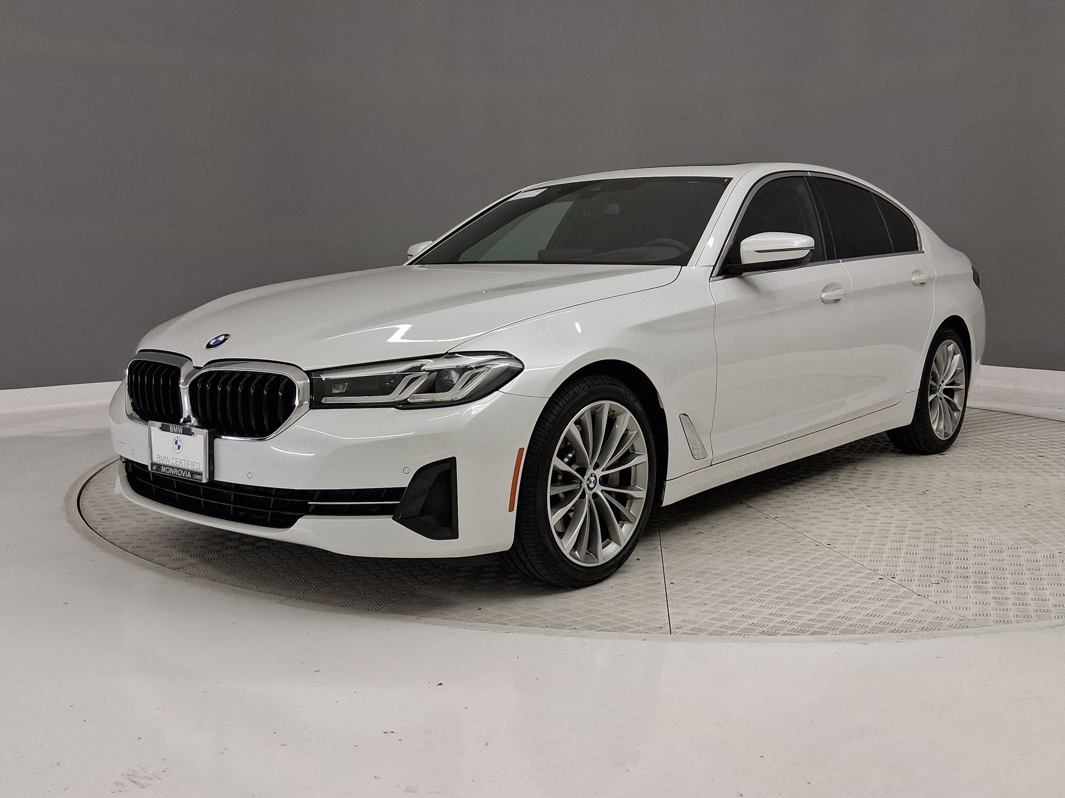 Certified 2023 BMW 530i w/ Premium Package RWD image 40