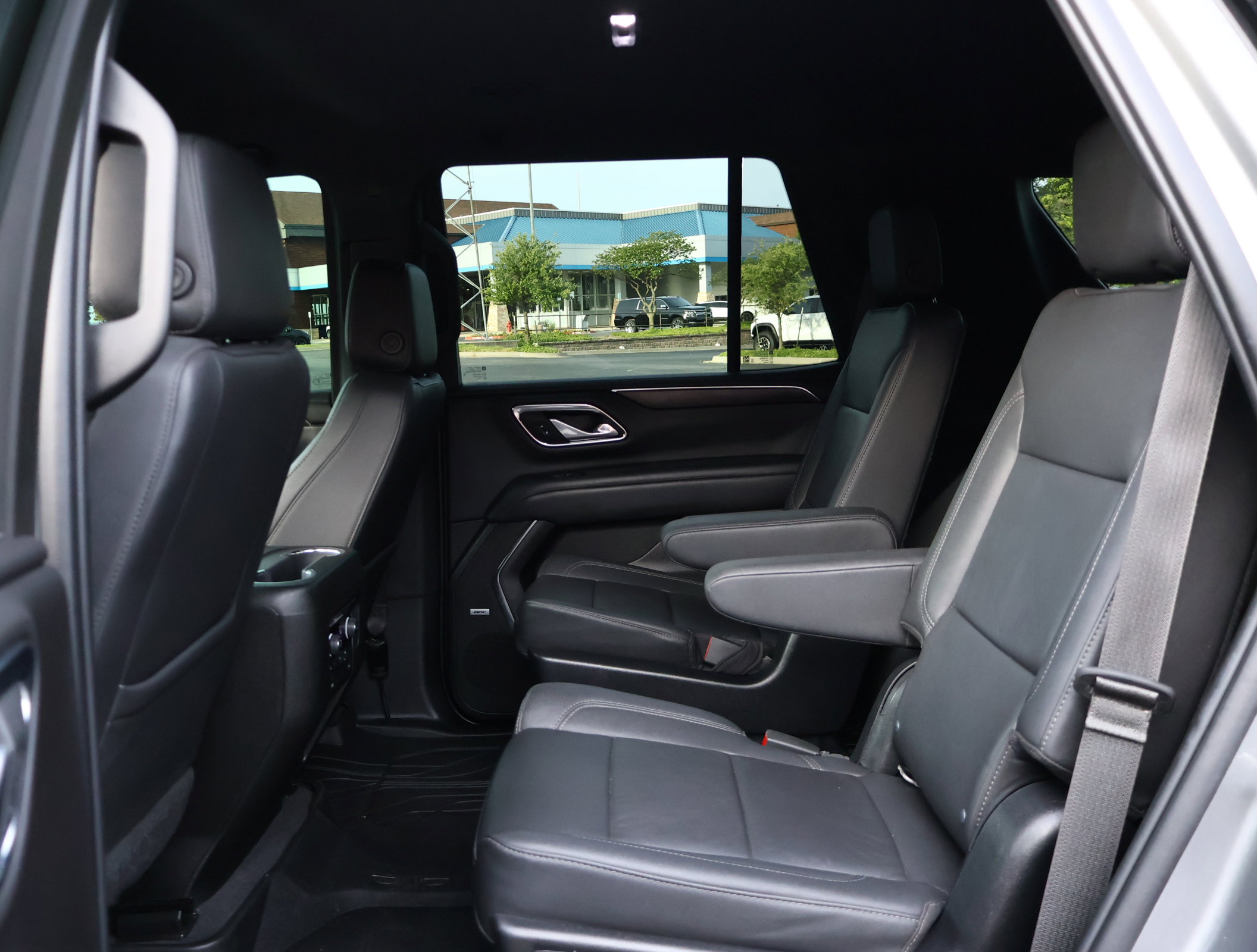 Used 2022 Chevrolet Tahoe LT w/ Luxury Package image 21
