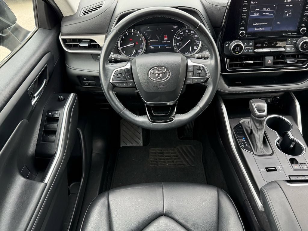 Used 2021 Toyota Highlander XLE image 16