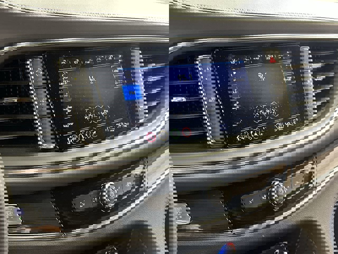 Used 2024 Buick Enclave Premium image 16