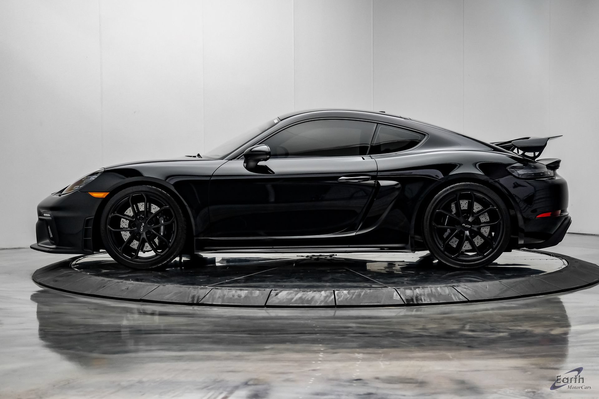 Used 2021 Porsche 718 Cayman GT4 RWD image 7