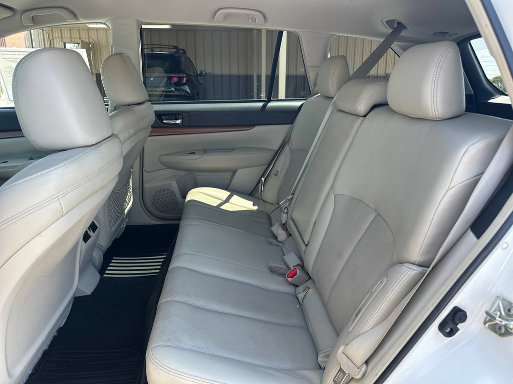 Used 2014 Subaru Outback 2.5i Limited w/ Accessory Value Package (OYT) AWD/4WD image 20