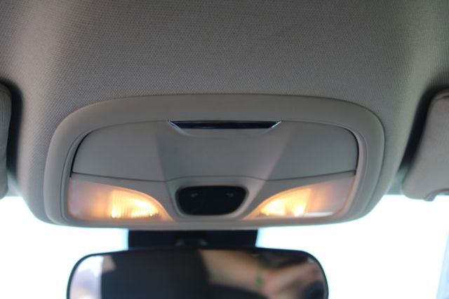 Used 2019 Jeep Cherokee Latitude w/ Popular Appearance Group image 14