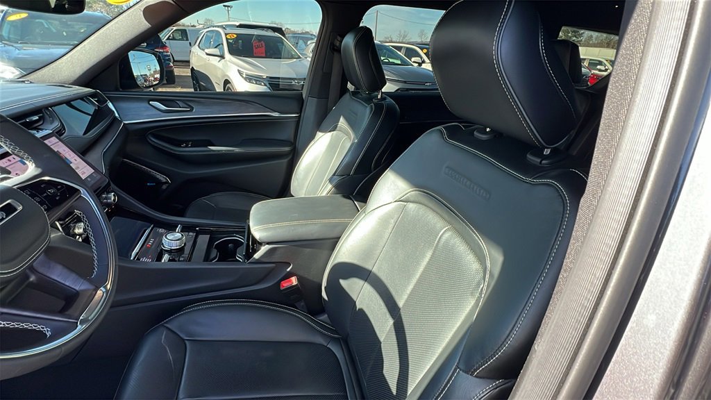 Used 2023 Jeep Grand Cherokee L Overland image 15