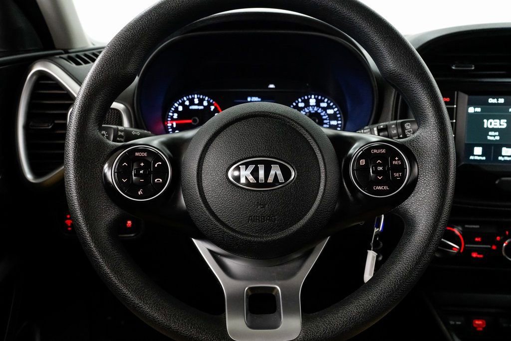Certified 2021 Kia Soul S image 11