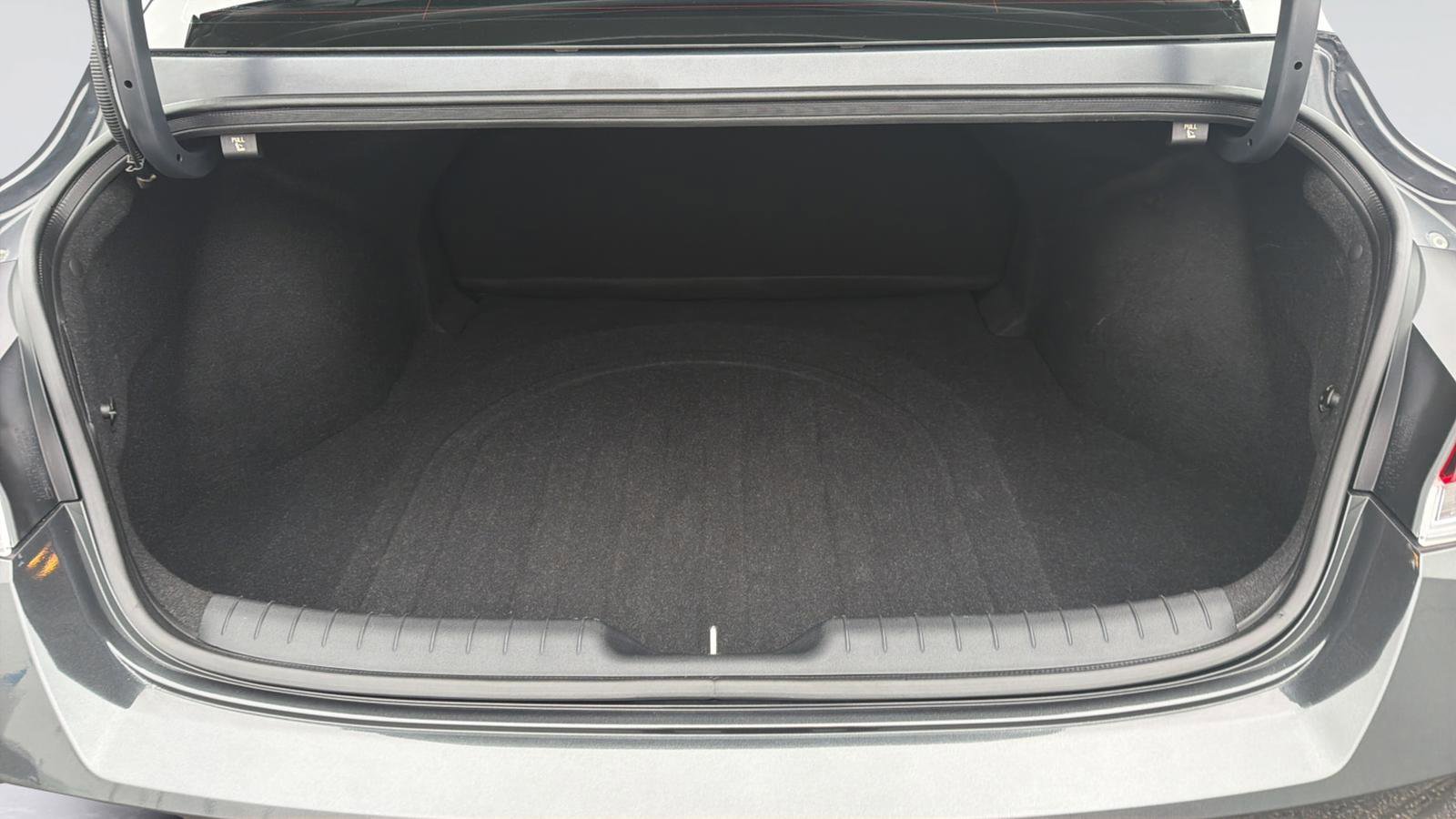 Used 2023 Hyundai Elantra SEL w/ Convenience Package image 25