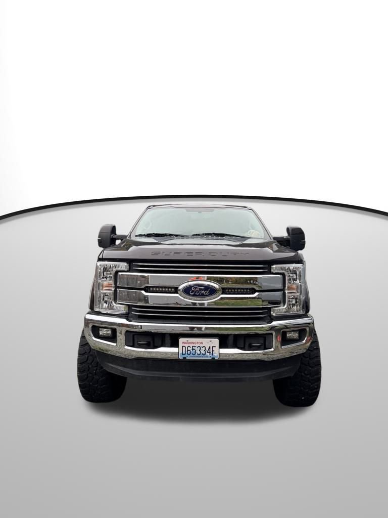 Used 2018 Ford F250 Lariat w/ Lariat Value Package image 3