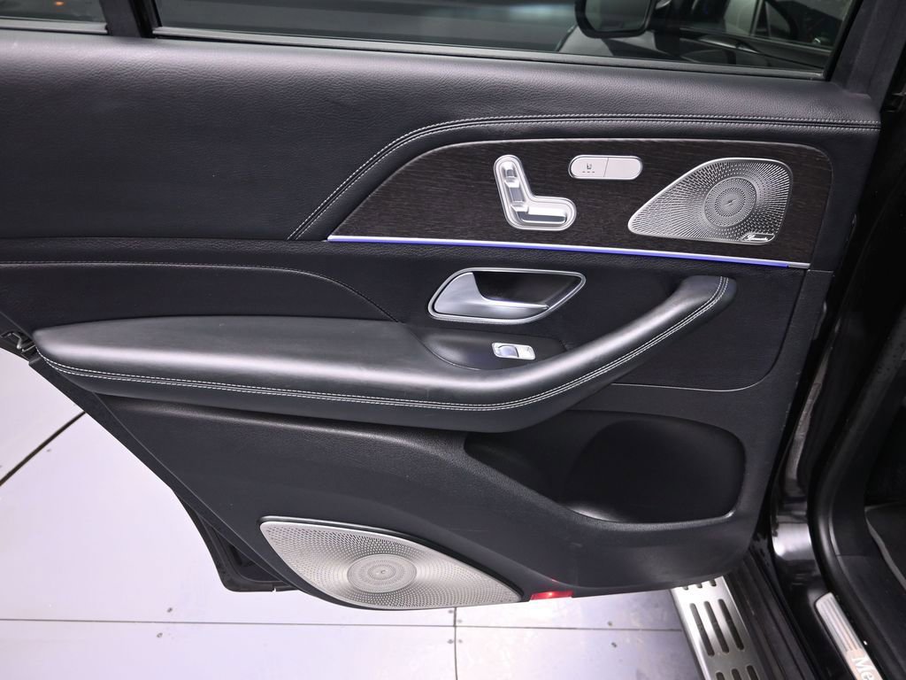 Used 2021 Mercedes-Benz GLS 580 4MATIC image 31