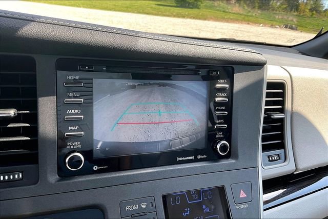Used 2020 Toyota Sienna XLE w/ XLE Navigation Package FWD image 21